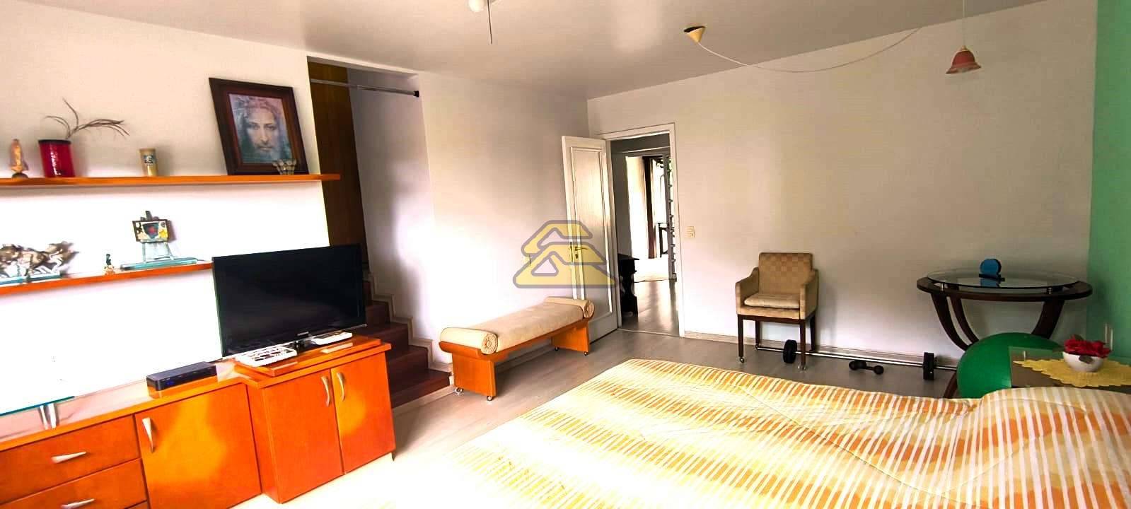 Casa à venda com 4 quartos, 351m² - Foto 7