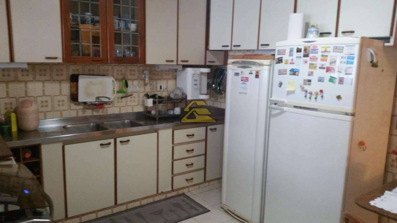 Apartamento à venda com 3 quartos, 185m² - Foto 19