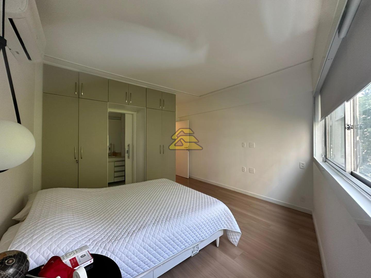 Apartamento à venda com 4 quartos, 246m² - Foto 12