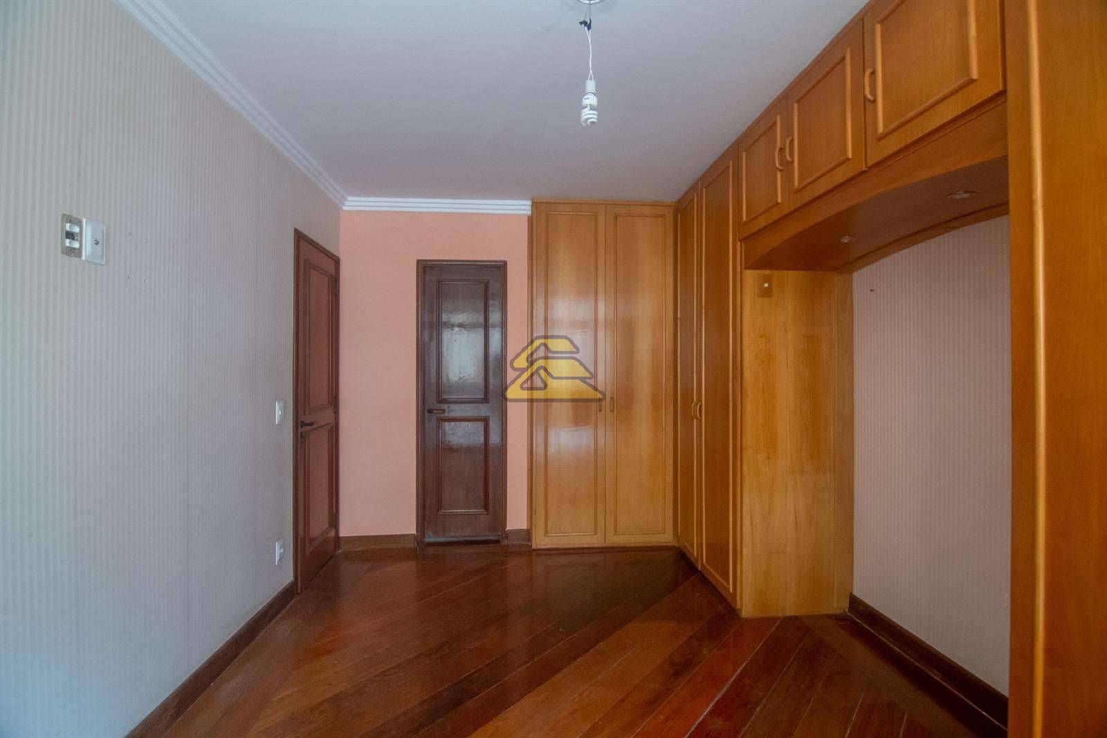 Apartamento à venda com 4 quartos, 169m² - Foto 19