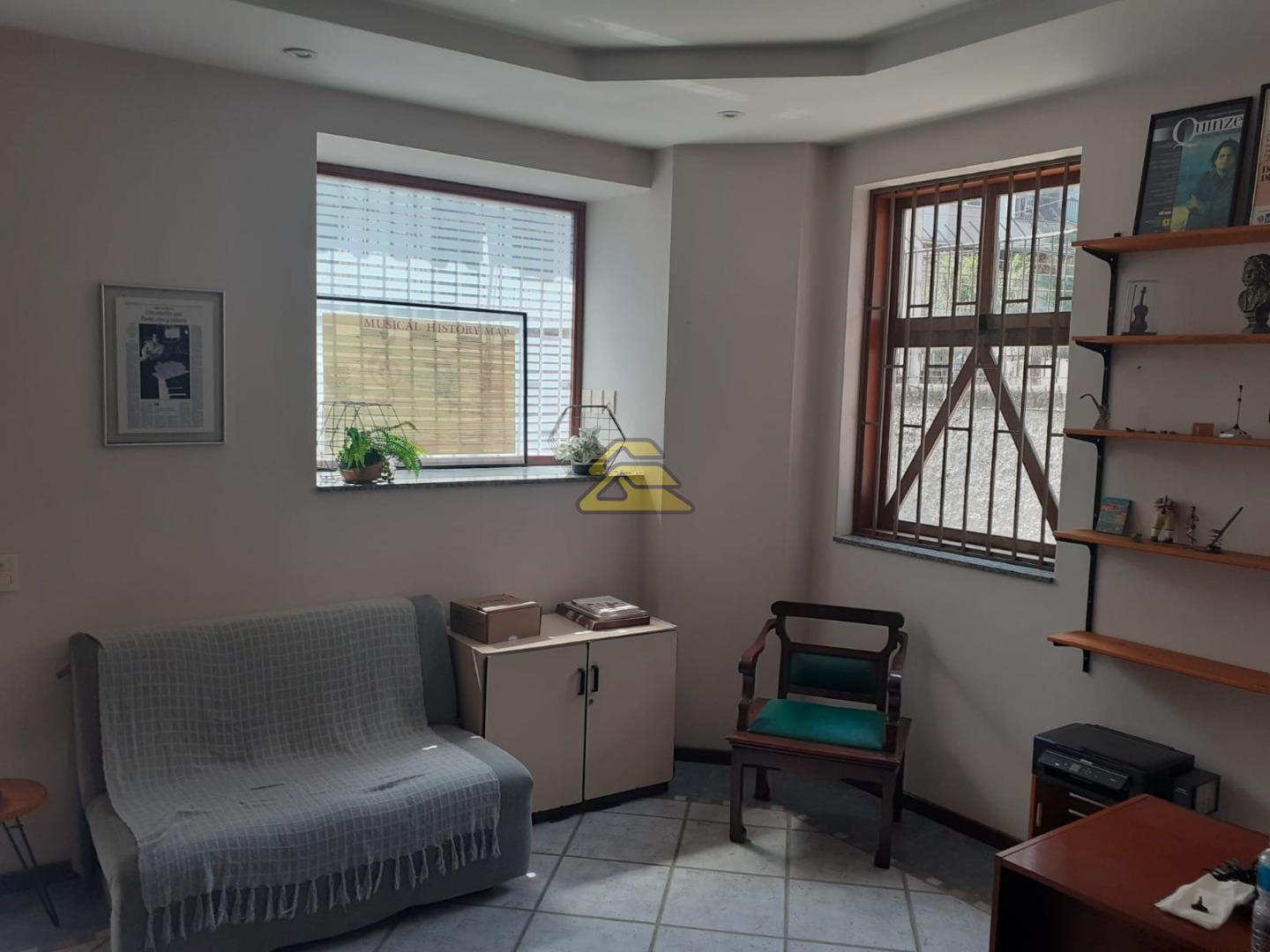 Casa à venda com 3 quartos, 238m² - Foto 14