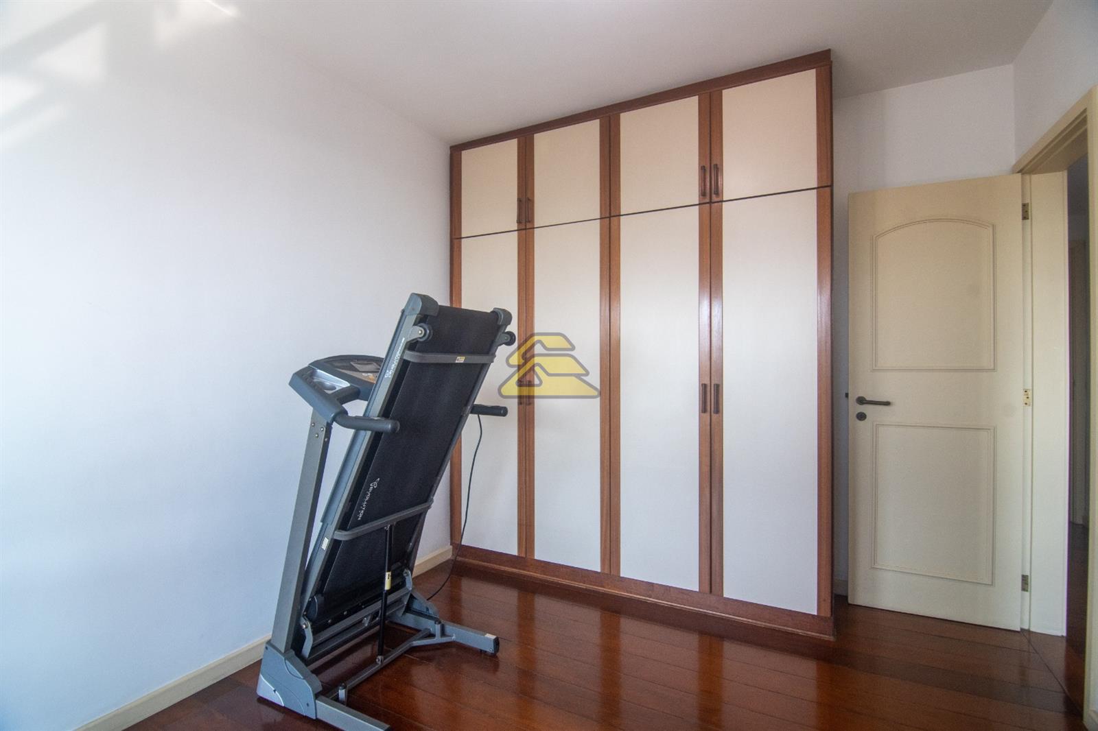 Apartamento à venda com 4 quartos, 215m² - Foto 31