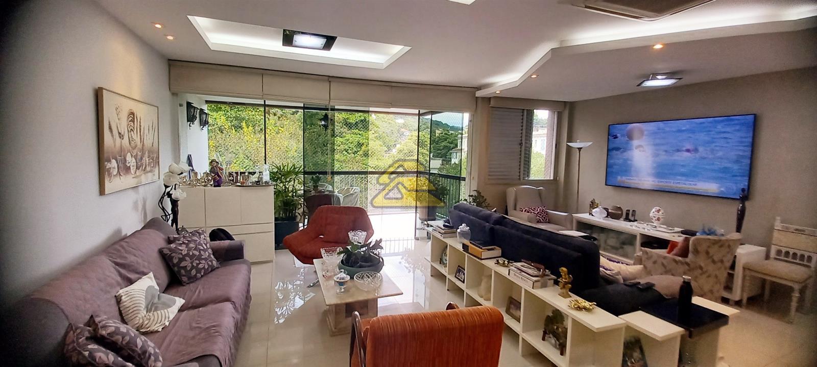 Cobertura à venda com 4 quartos, 245m² - Foto 1