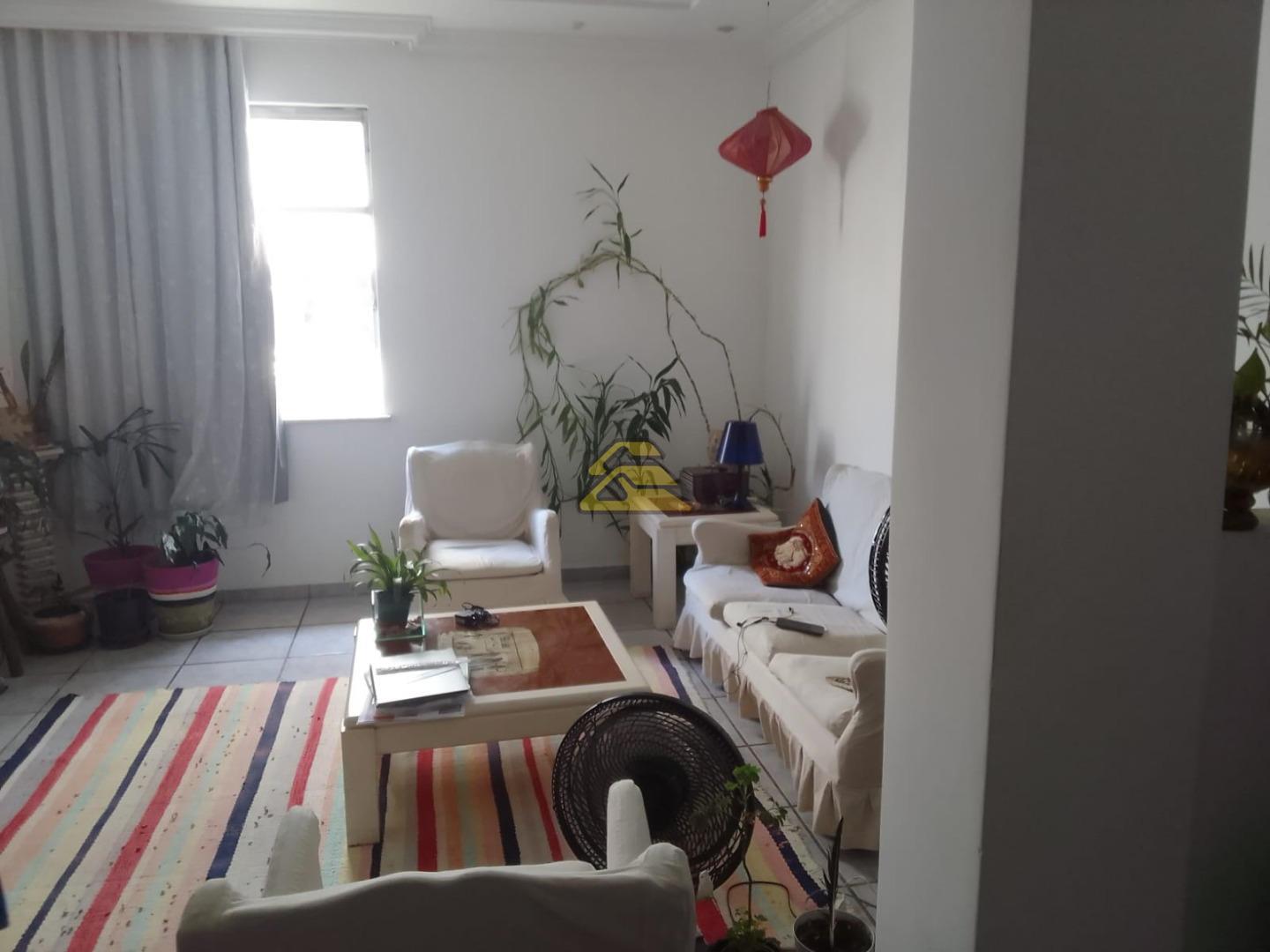 Apartamento à venda com 2 quartos, 65m² - Foto 2