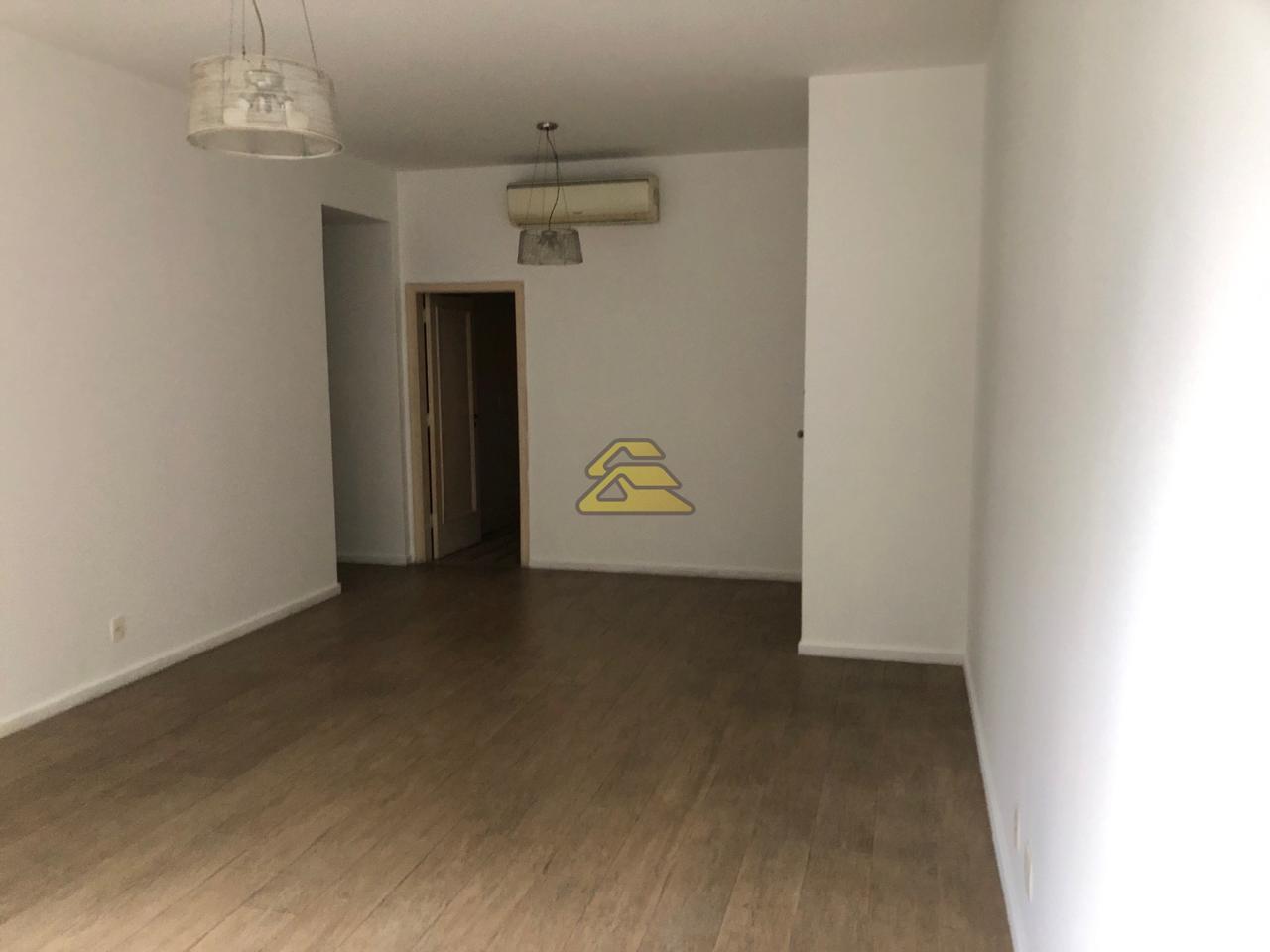 Apartamento à venda com 3 quartos, 118m² - Foto 3