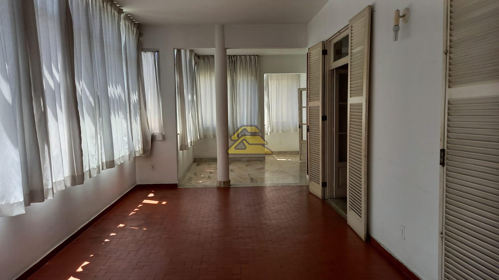 Apartamento à venda com 4 quartos, 323m² - Foto 2