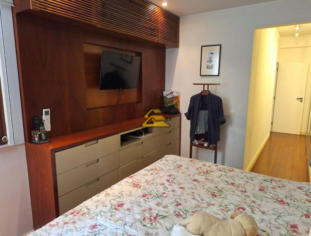 Apartamento à venda com 4 quartos, 206m² - Foto 7