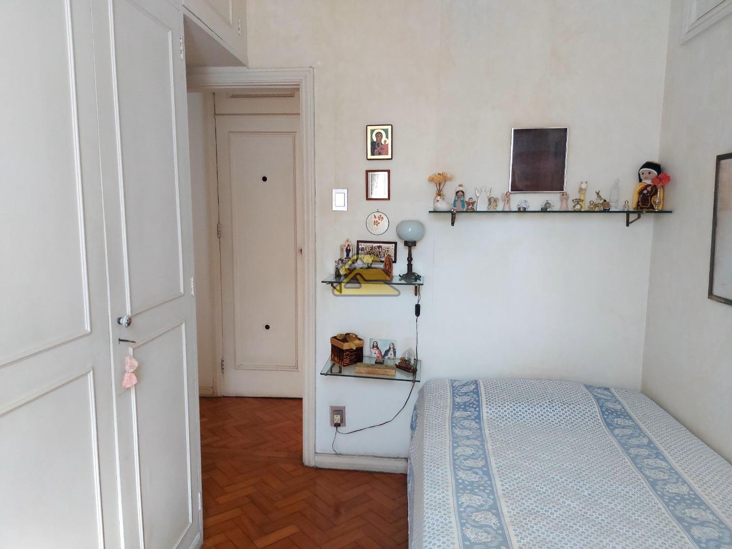 Apartamento à venda com 3 quartos, 209m² - Foto 26