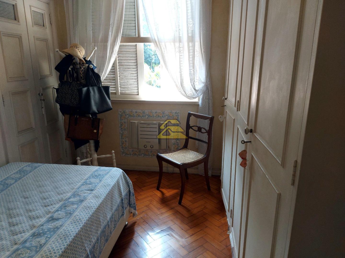 Apartamento à venda com 3 quartos, 209m² - Foto 25