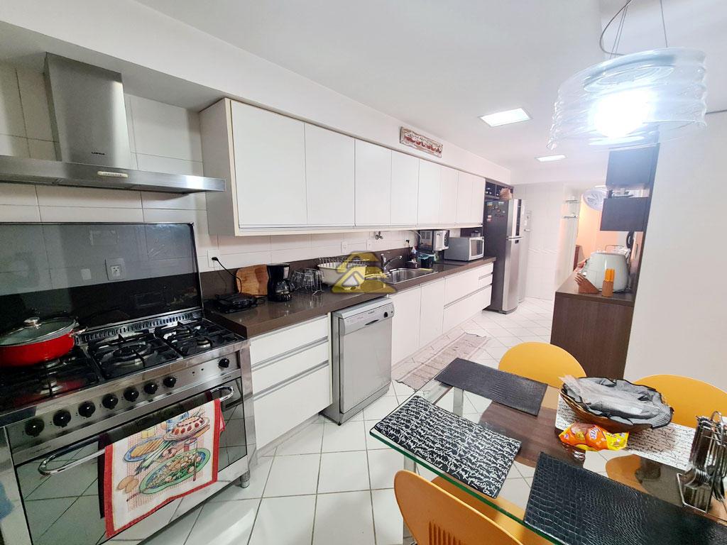 Apartamento à venda com 4 quartos, 256m² - Foto 30