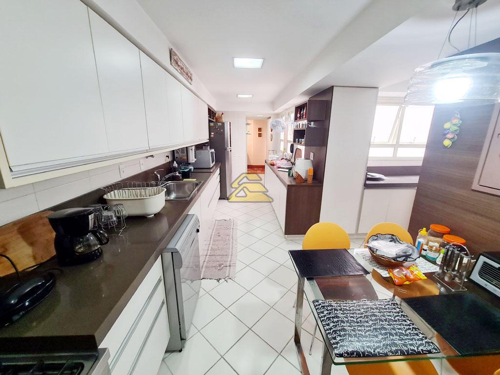 Apartamento à venda com 4 quartos, 256m² - Foto 31