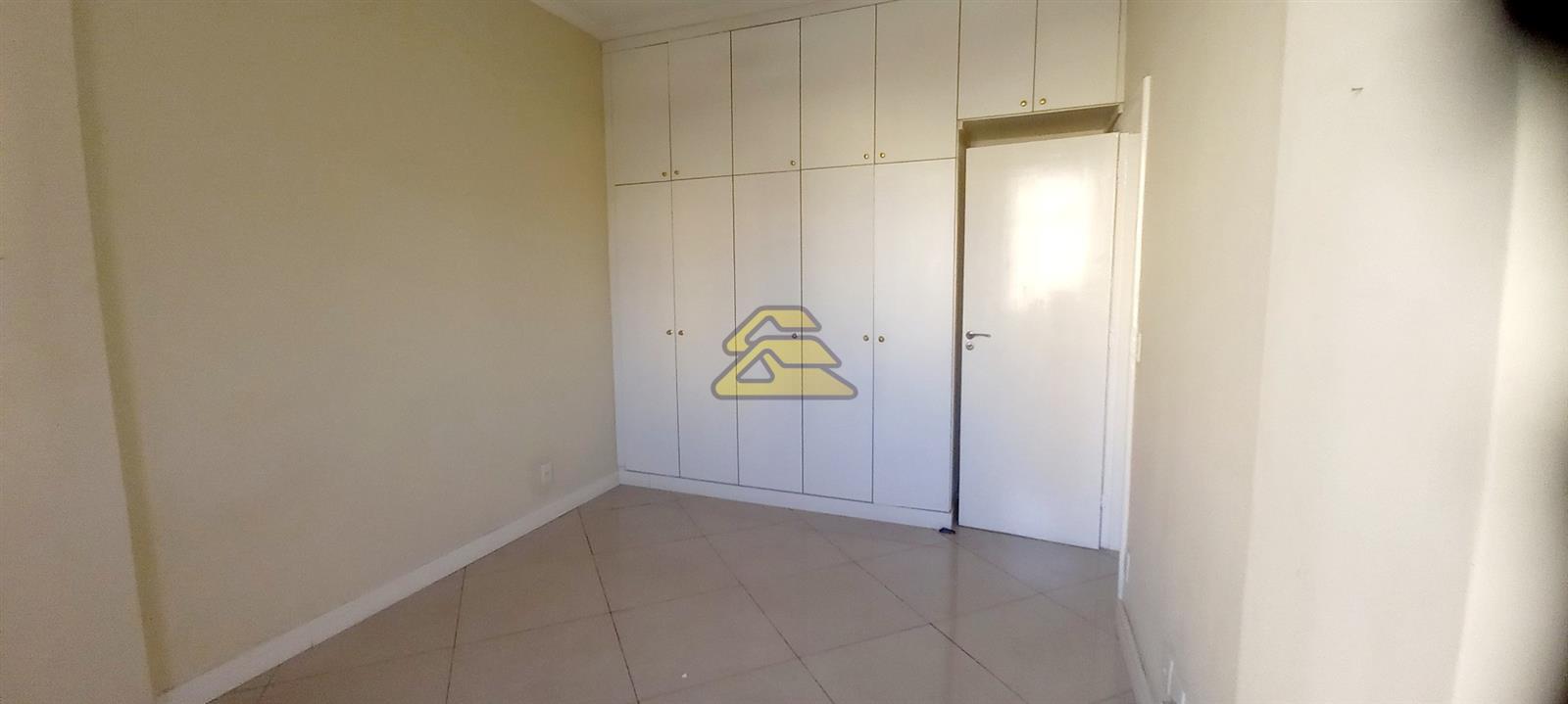 Apartamento à venda com 3 quartos, 127m² - Foto 8