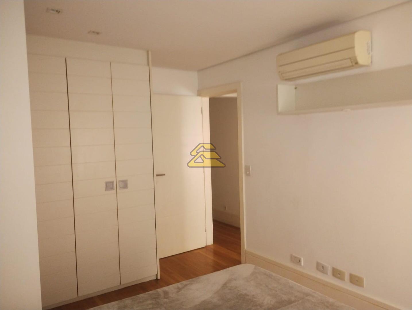 Apartamento para alugar com 3 quartos, 155m² - Foto 17