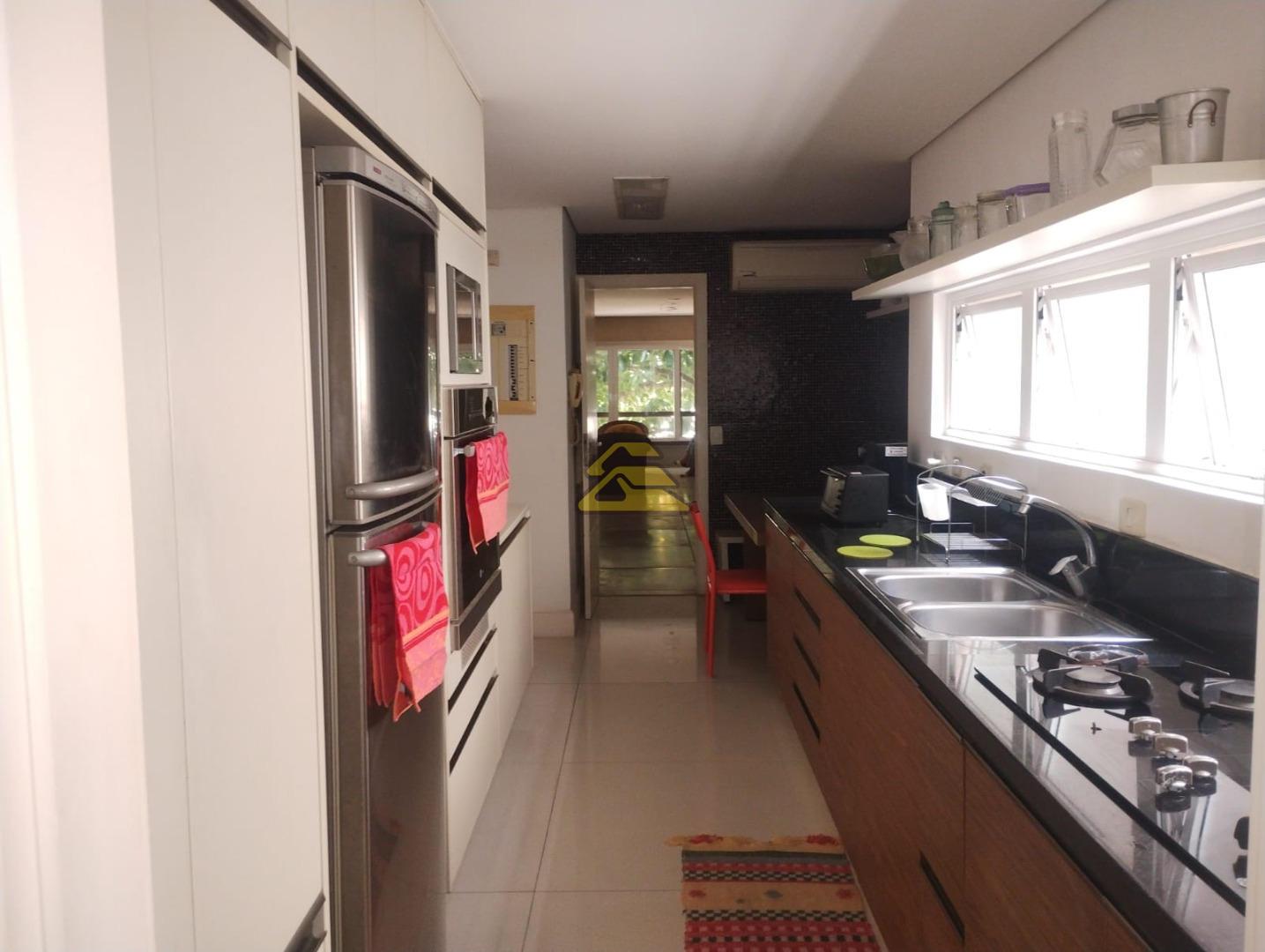 Apartamento para alugar com 3 quartos, 155m² - Foto 30