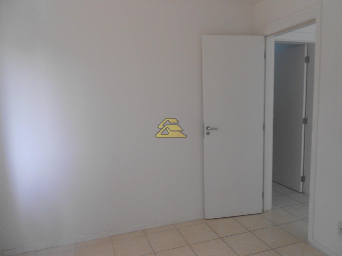 Apartamento à venda com 2 quartos, 61m² - Foto 15