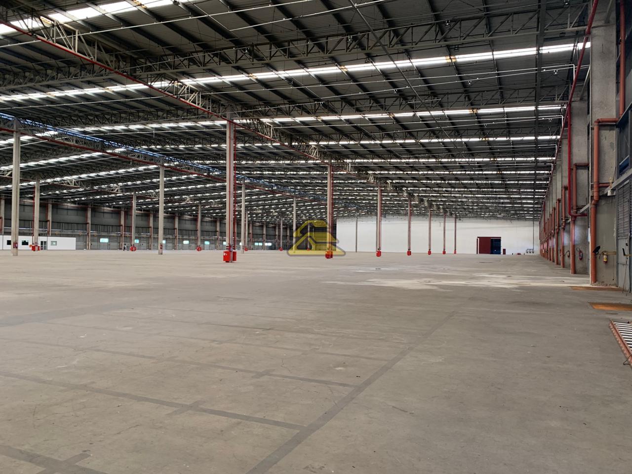 Depósito-Galpão-Armazém para alugar, 4000m² - Foto 1