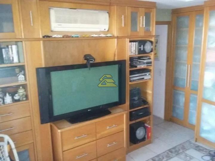 Apartamento à venda com 3 quartos, 197m² - Foto 11