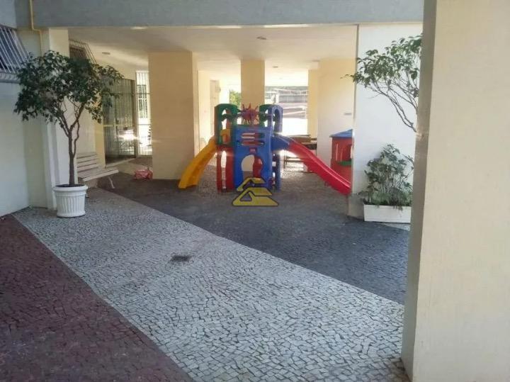 Apartamento à venda com 3 quartos, 197m² - Foto 19