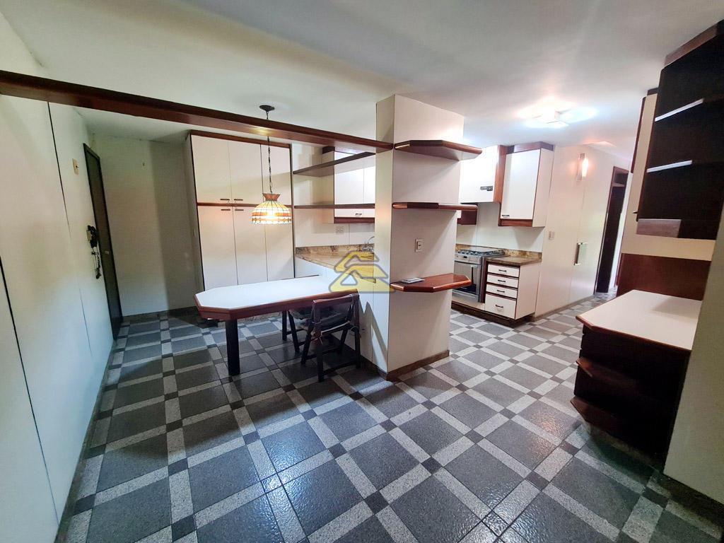 Apartamento à venda com 4 quartos, 251m² - Foto 17