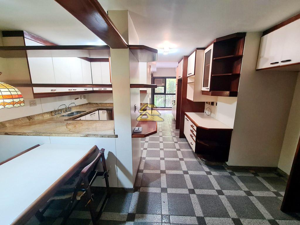 Apartamento à venda com 4 quartos, 251m² - Foto 19