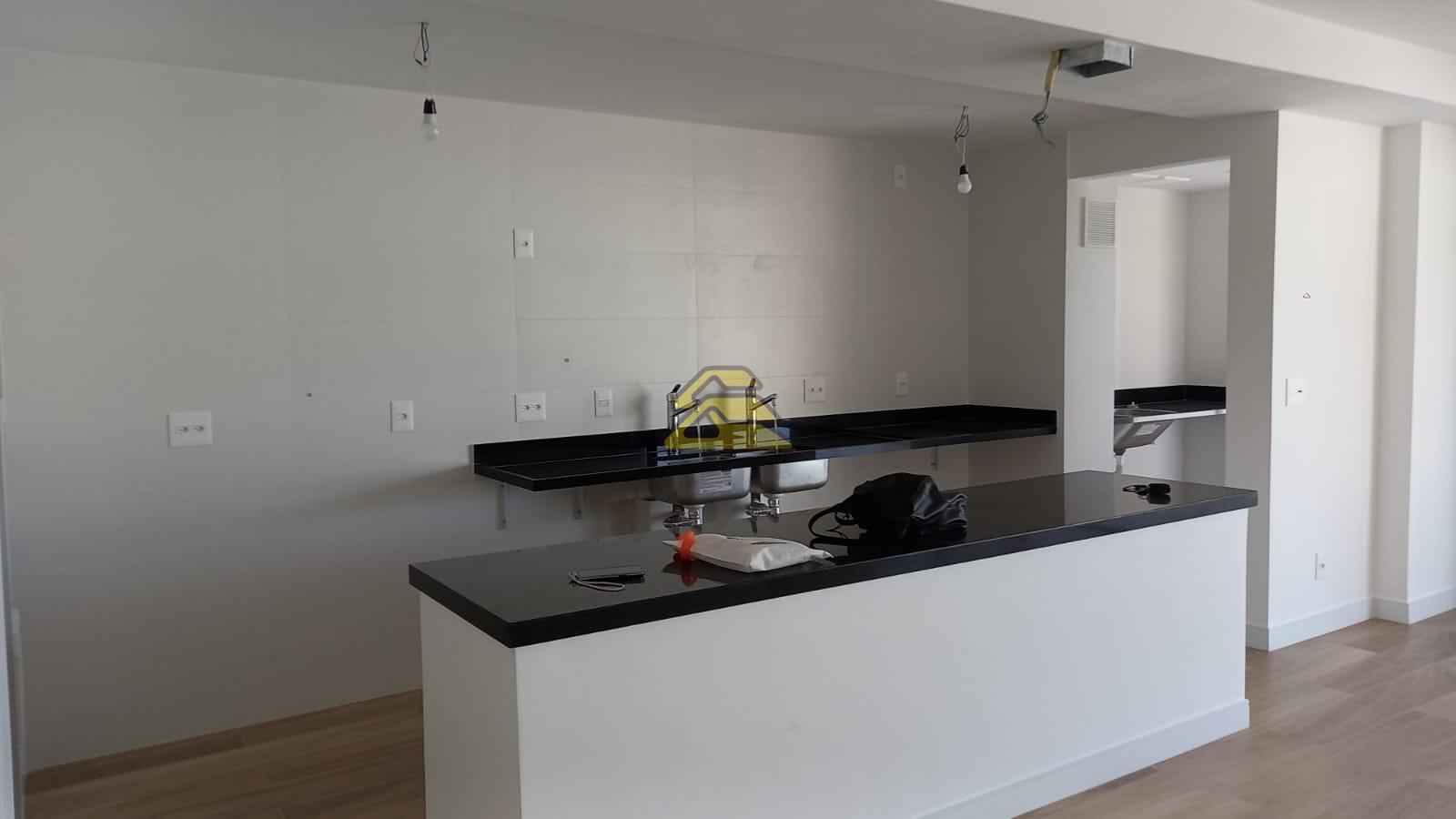 Apartamento à venda com 3 quartos, 139m² - Foto 9