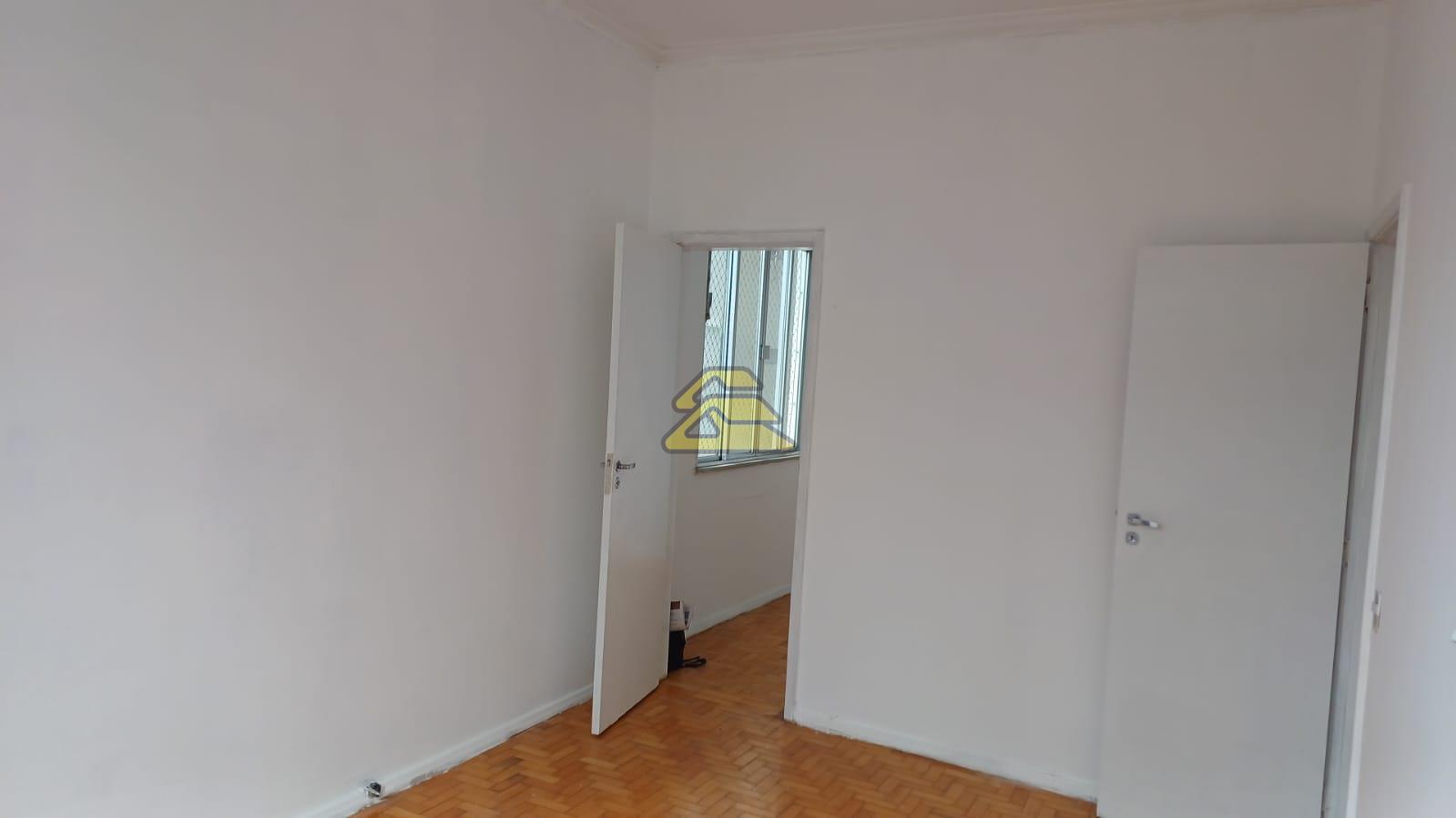 Apartamento à venda com 3 quartos, 83m² - Foto 4