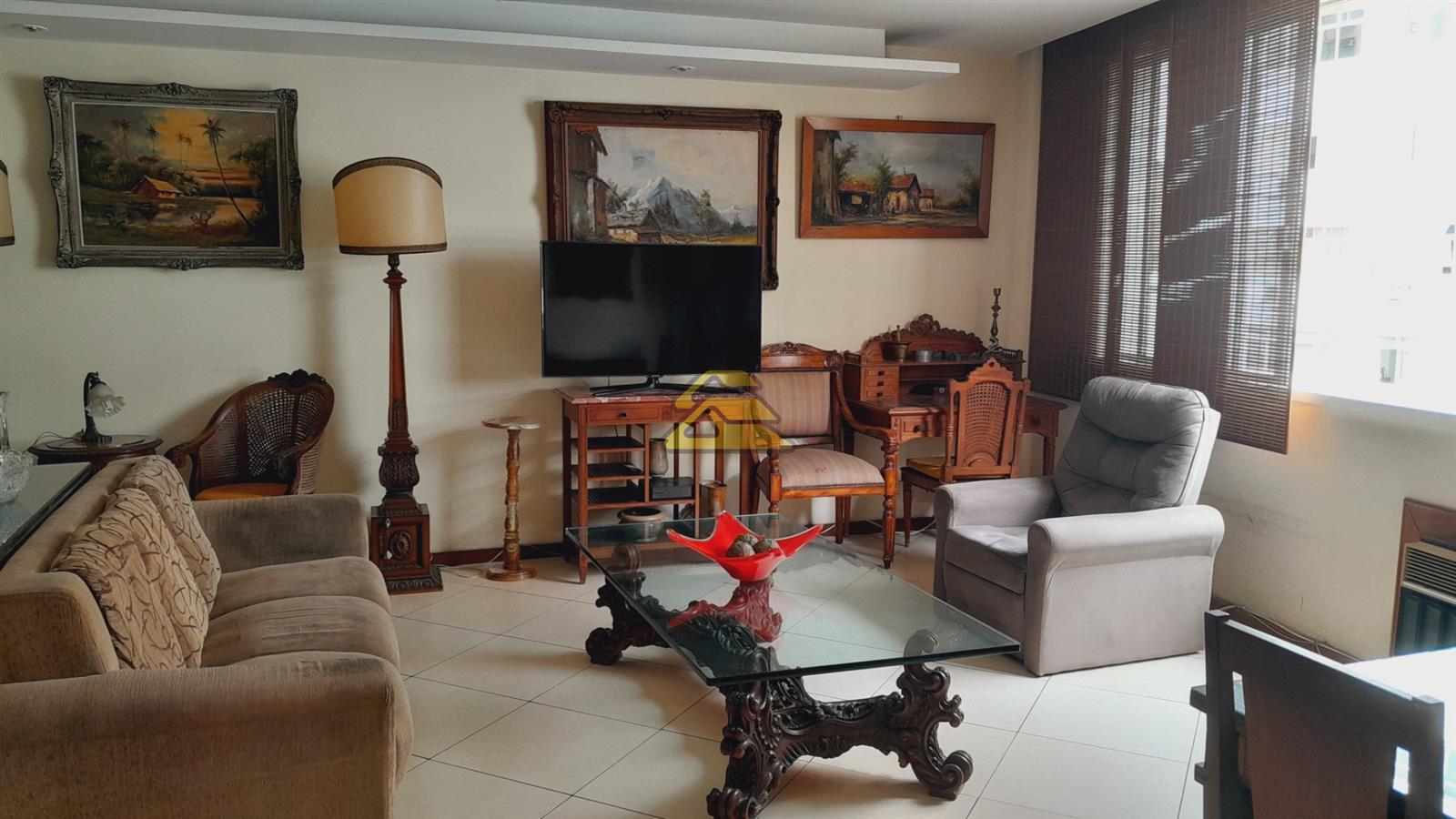 Apartamento à venda com 3 quartos, 158m² - Foto 4