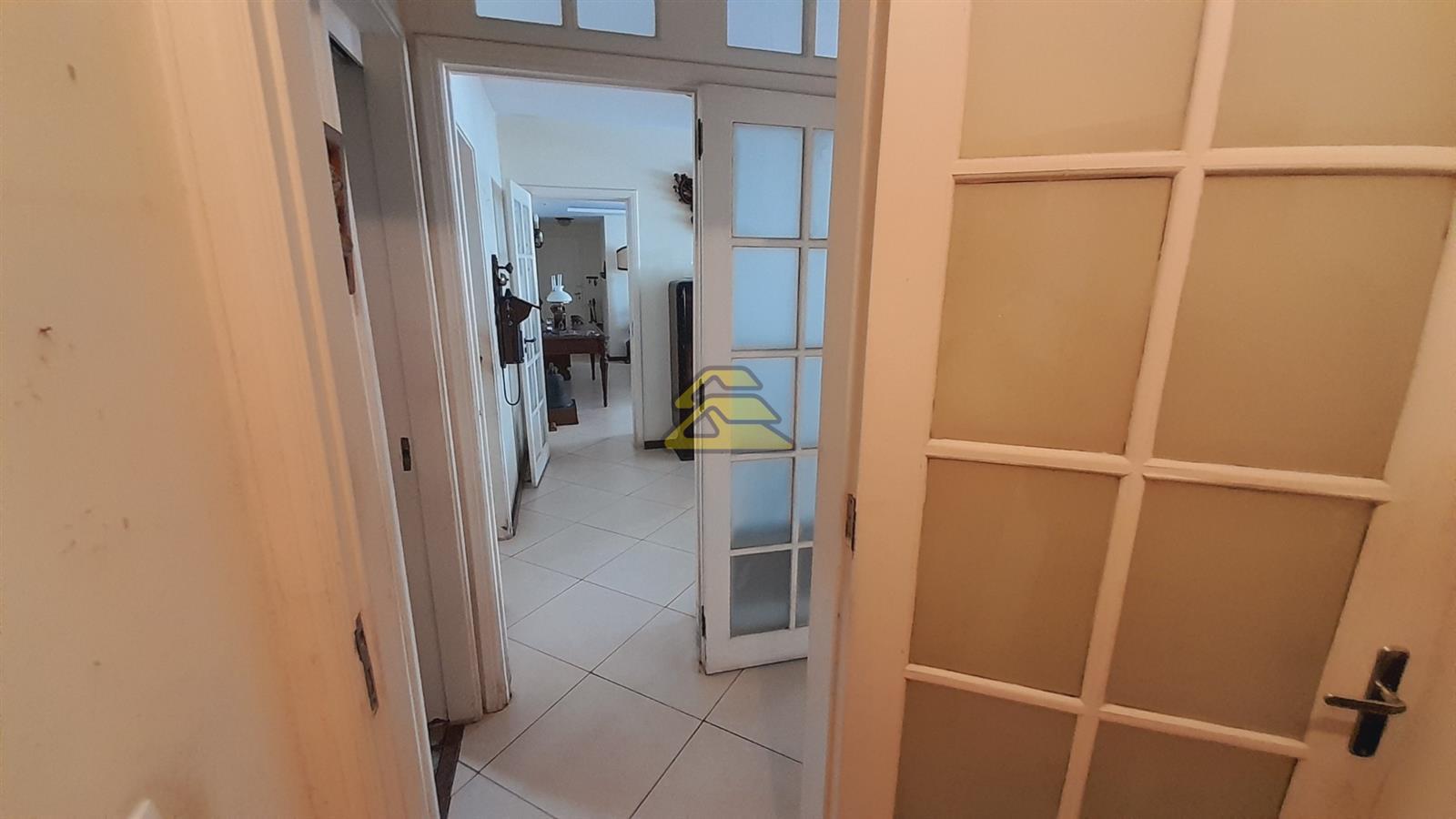 Apartamento à venda com 3 quartos, 158m² - Foto 11