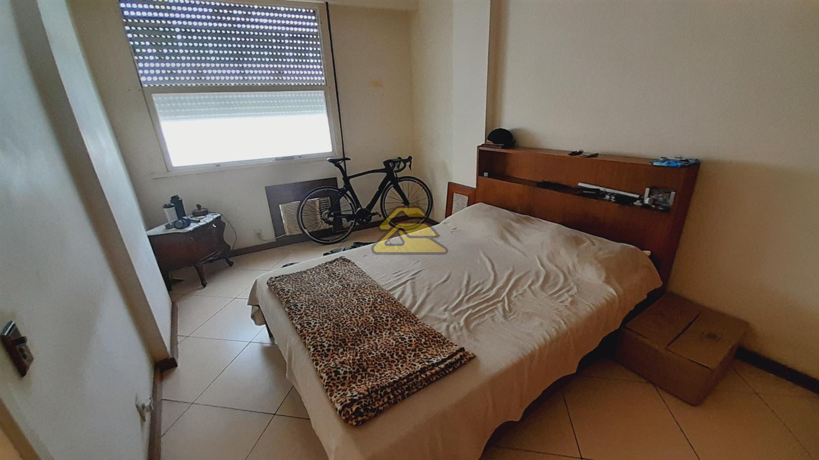 Apartamento à venda com 3 quartos, 158m² - Foto 14