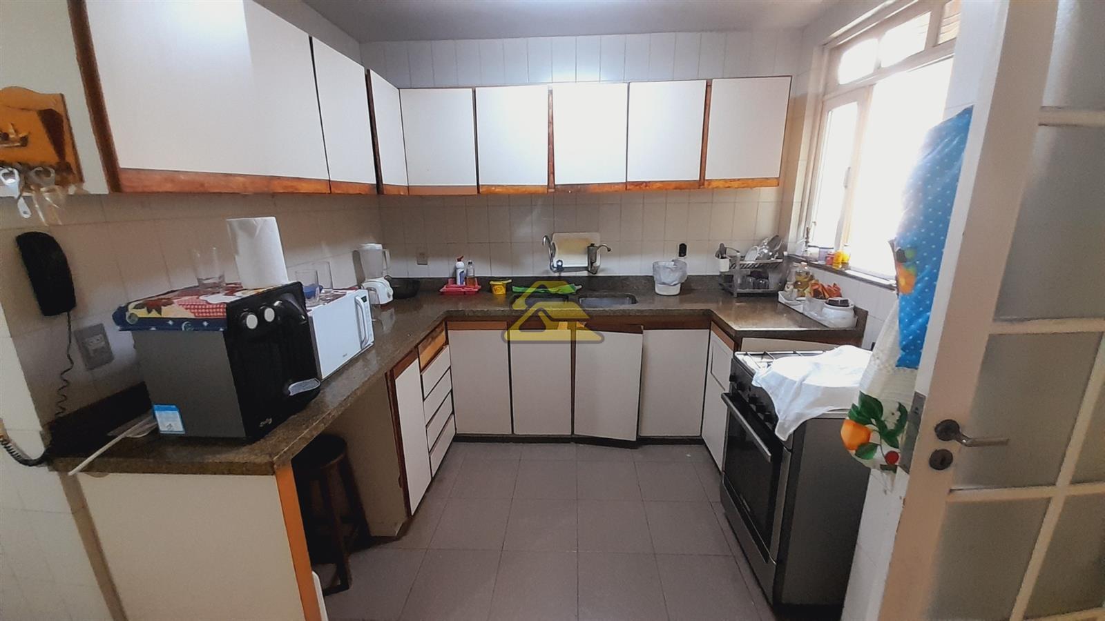 Apartamento à venda com 3 quartos, 158m² - Foto 22