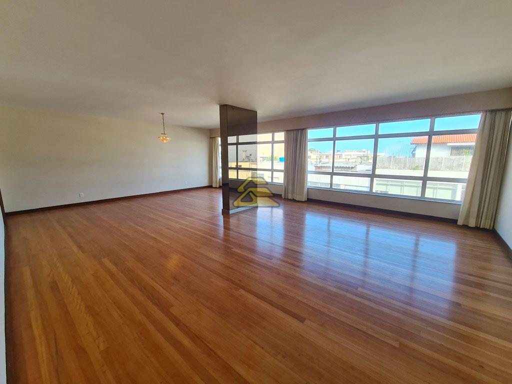 Apartamento à venda com 4 quartos, 268m² - Foto 1