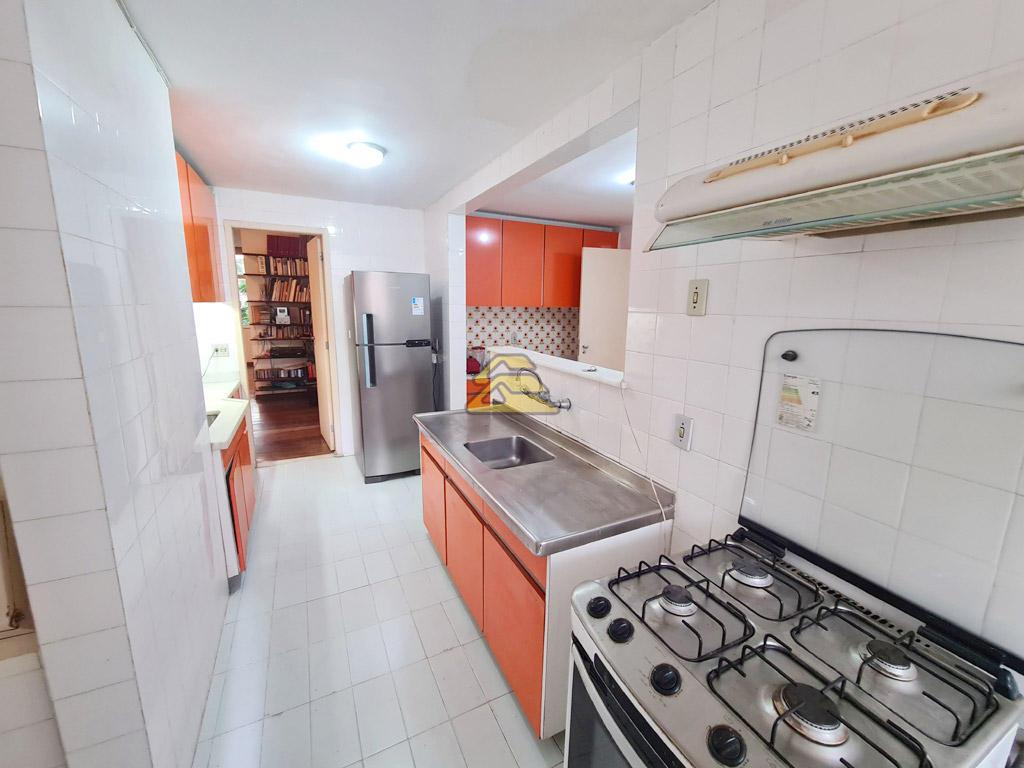 Apartamento à venda com 3 quartos, 130m² - Foto 17