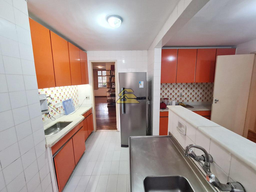 Apartamento à venda com 3 quartos, 130m² - Foto 18