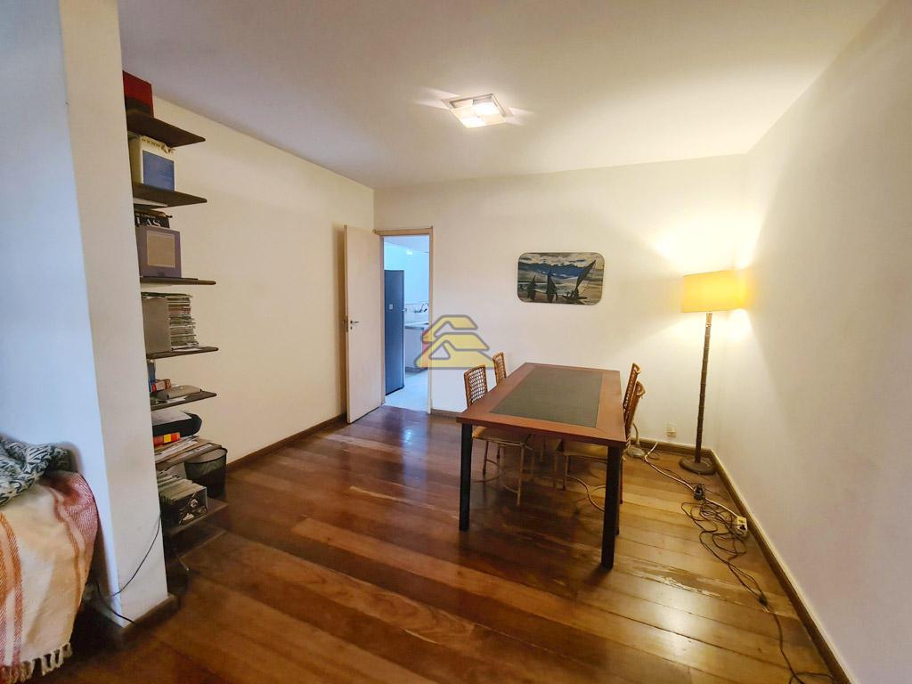 Apartamento à venda com 3 quartos, 130m² - Foto 4