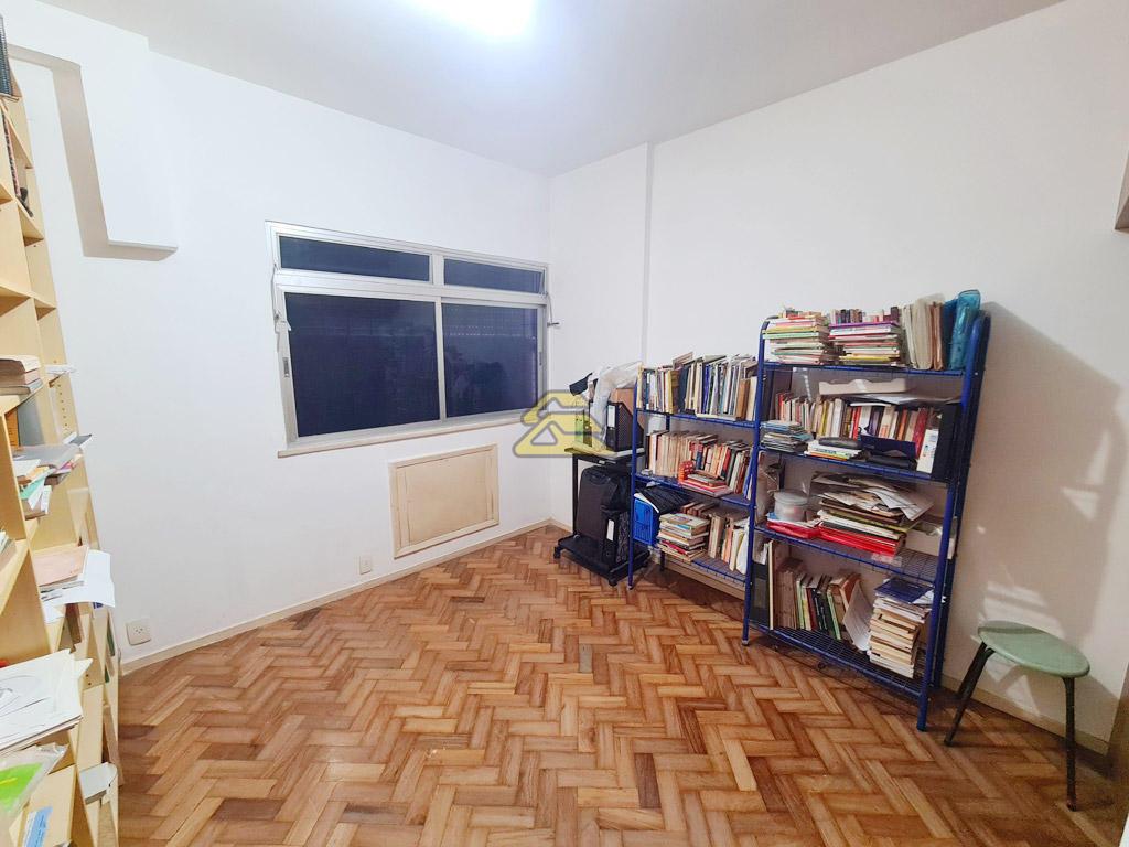 Apartamento à venda com 3 quartos, 130m² - Foto 9