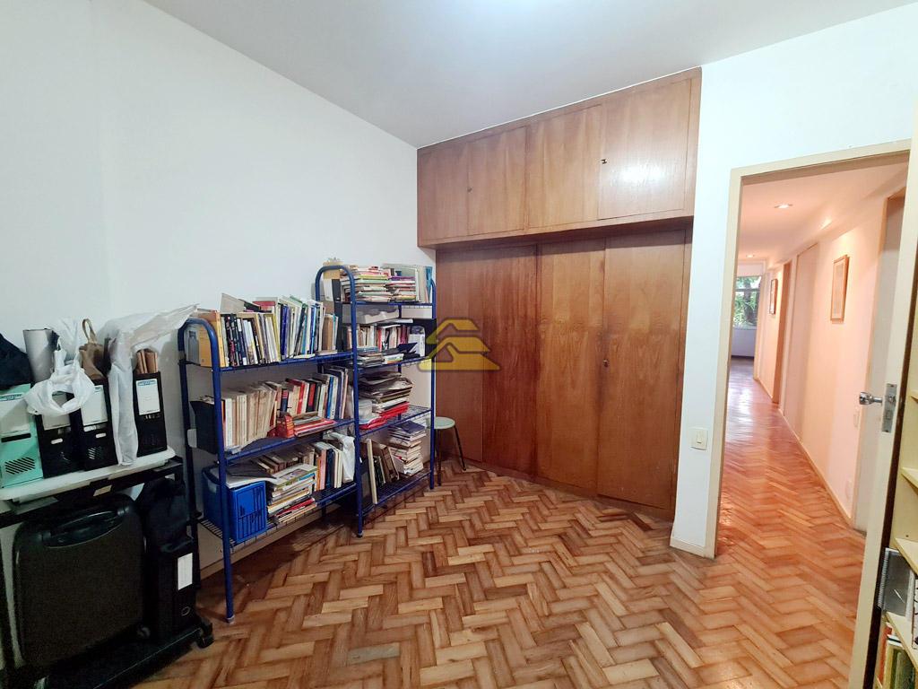 Apartamento à venda com 3 quartos, 130m² - Foto 11