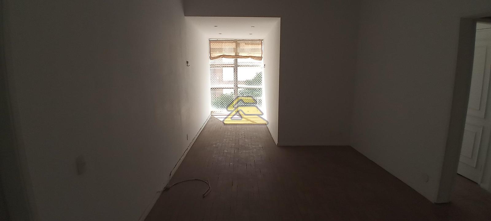 Apartamento à venda com 2 quartos, 100m² - Foto 2