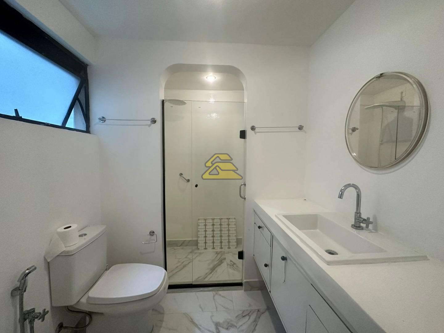 Apartamento à venda com 3 quartos, 270m² - Foto 12