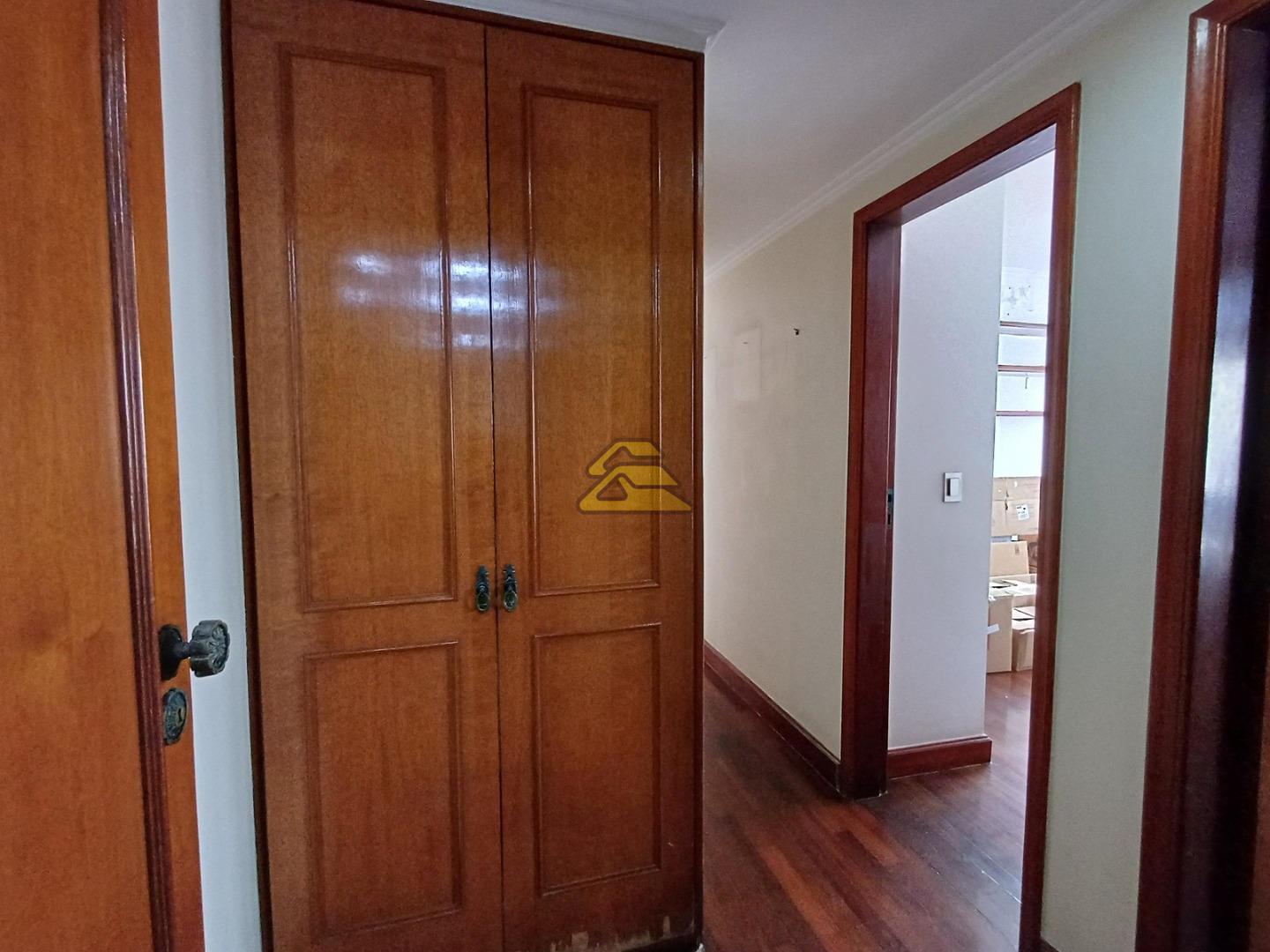 Apartamento à venda com 4 quartos, 181m² - Foto 17