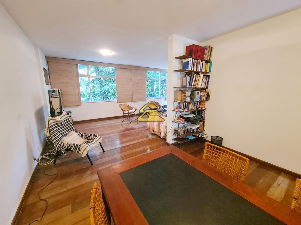 Apartamento à venda com 3 quartos, 130m² - Foto 4