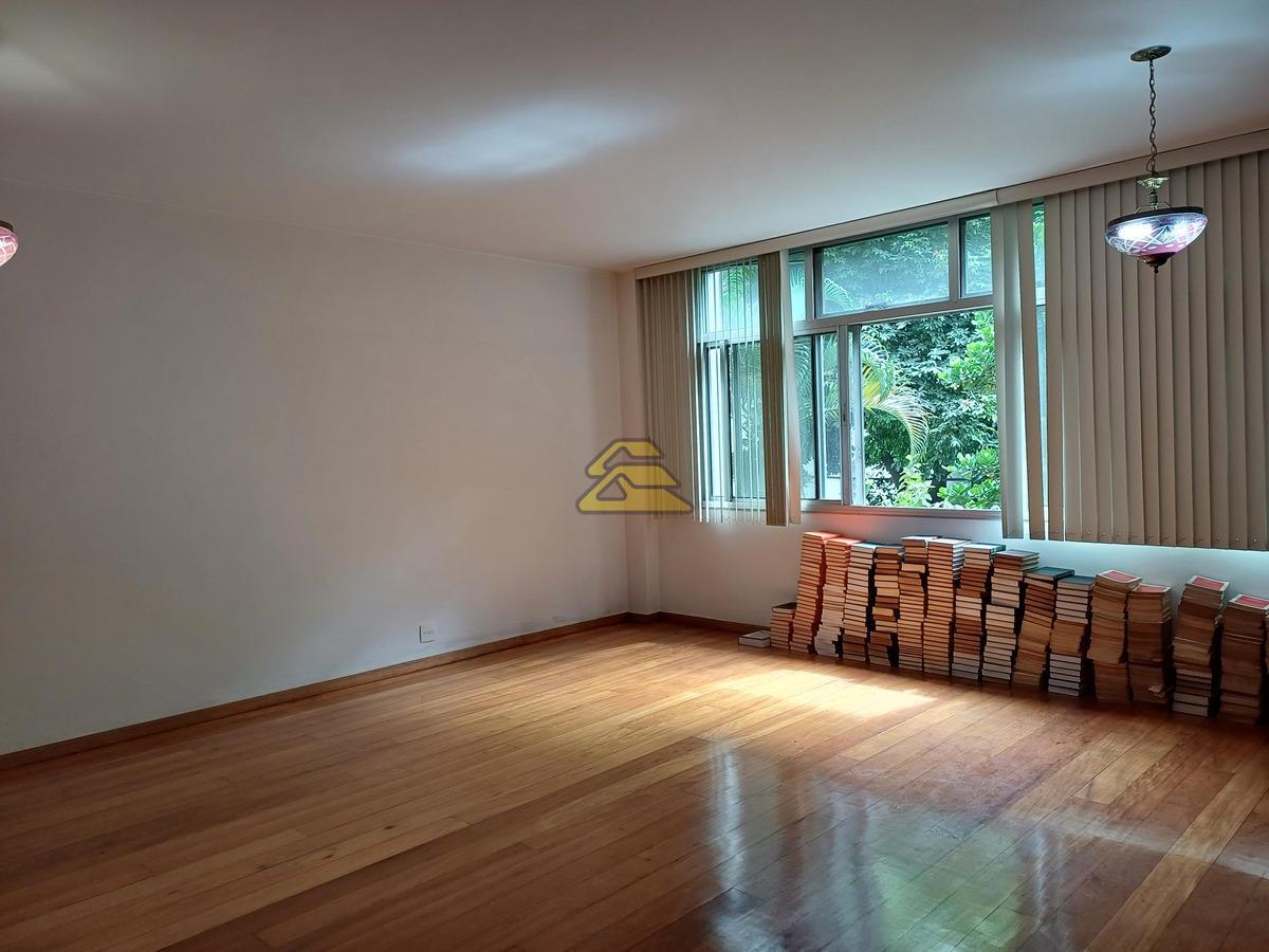 Apartamento à venda com 3 quartos, 130m² - Foto 1