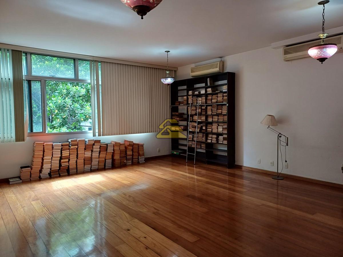 Apartamento à venda com 3 quartos, 130m² - Foto 3