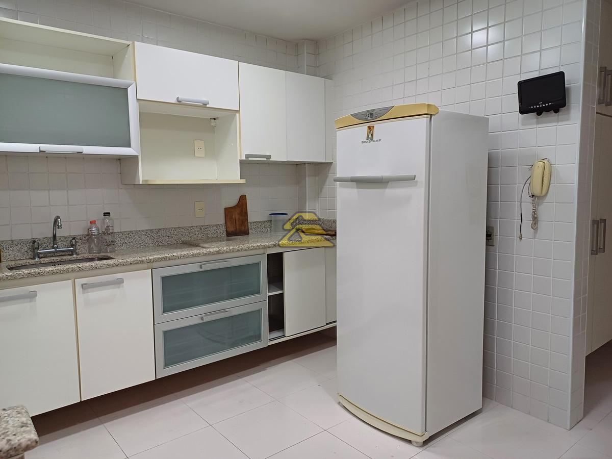 Apartamento à venda com 3 quartos, 130m² - Foto 25