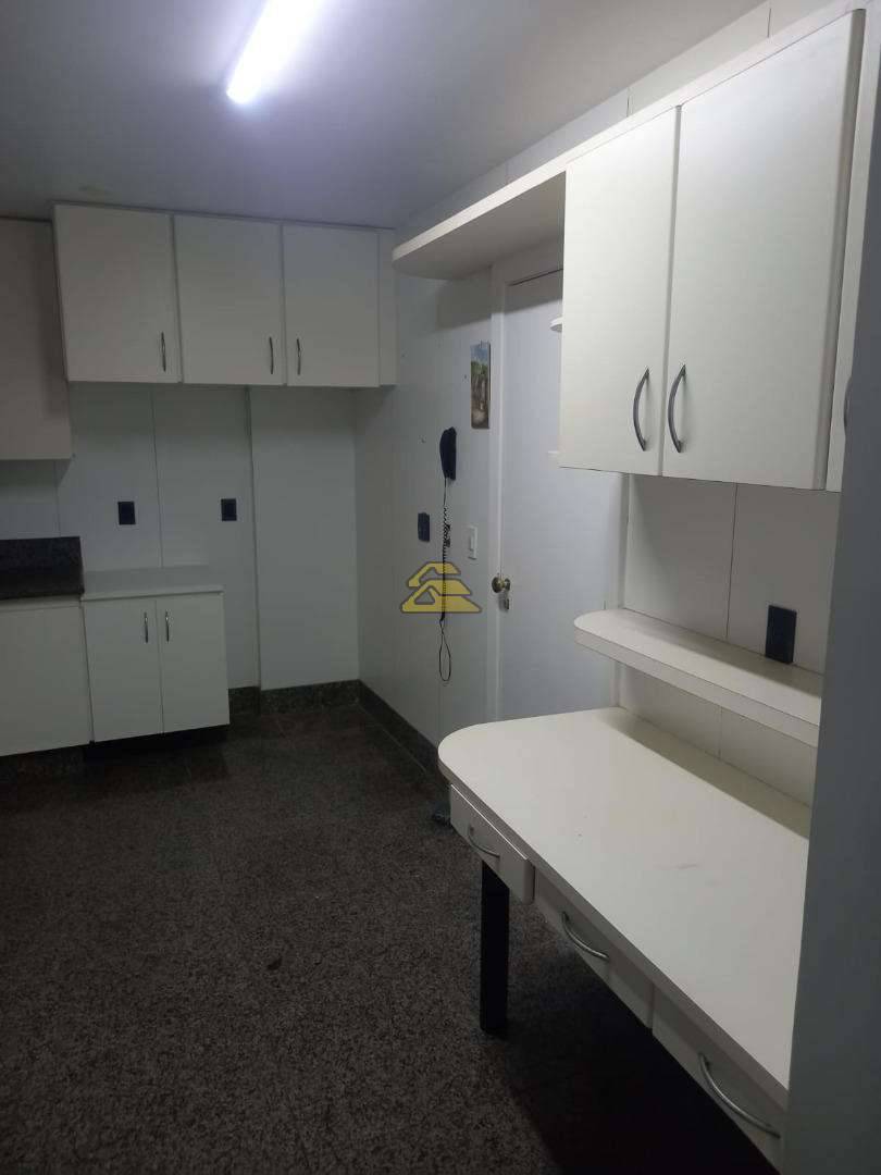 Apartamento à venda com 3 quartos, 180m² - Foto 12