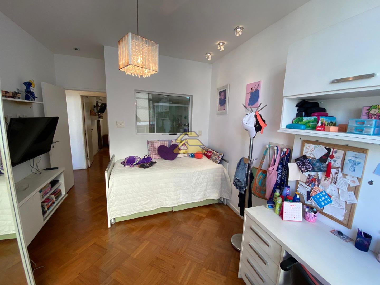 Apartamento à venda com 3 quartos, 150m² - Foto 32