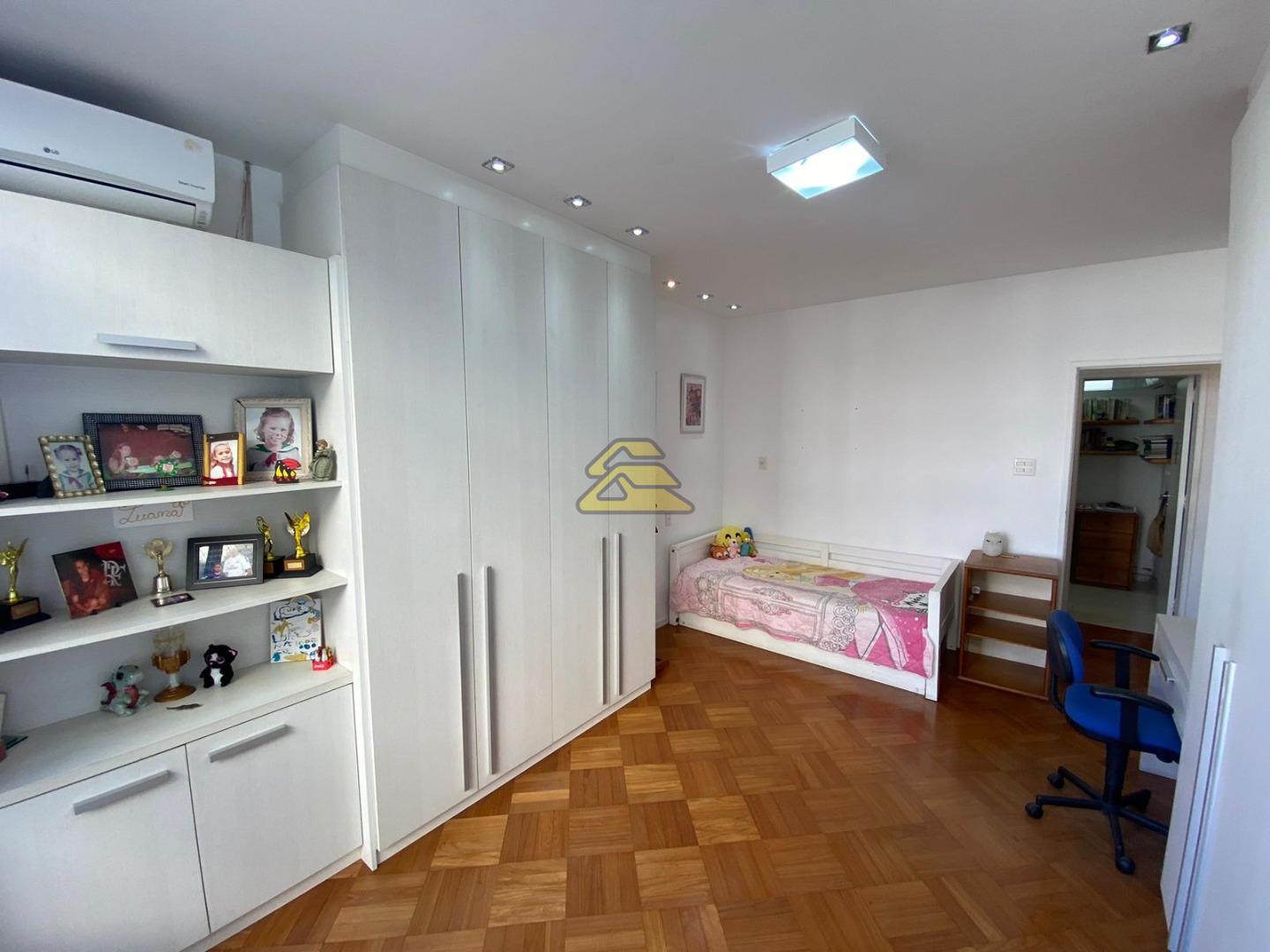 Apartamento à venda com 3 quartos, 150m² - Foto 17