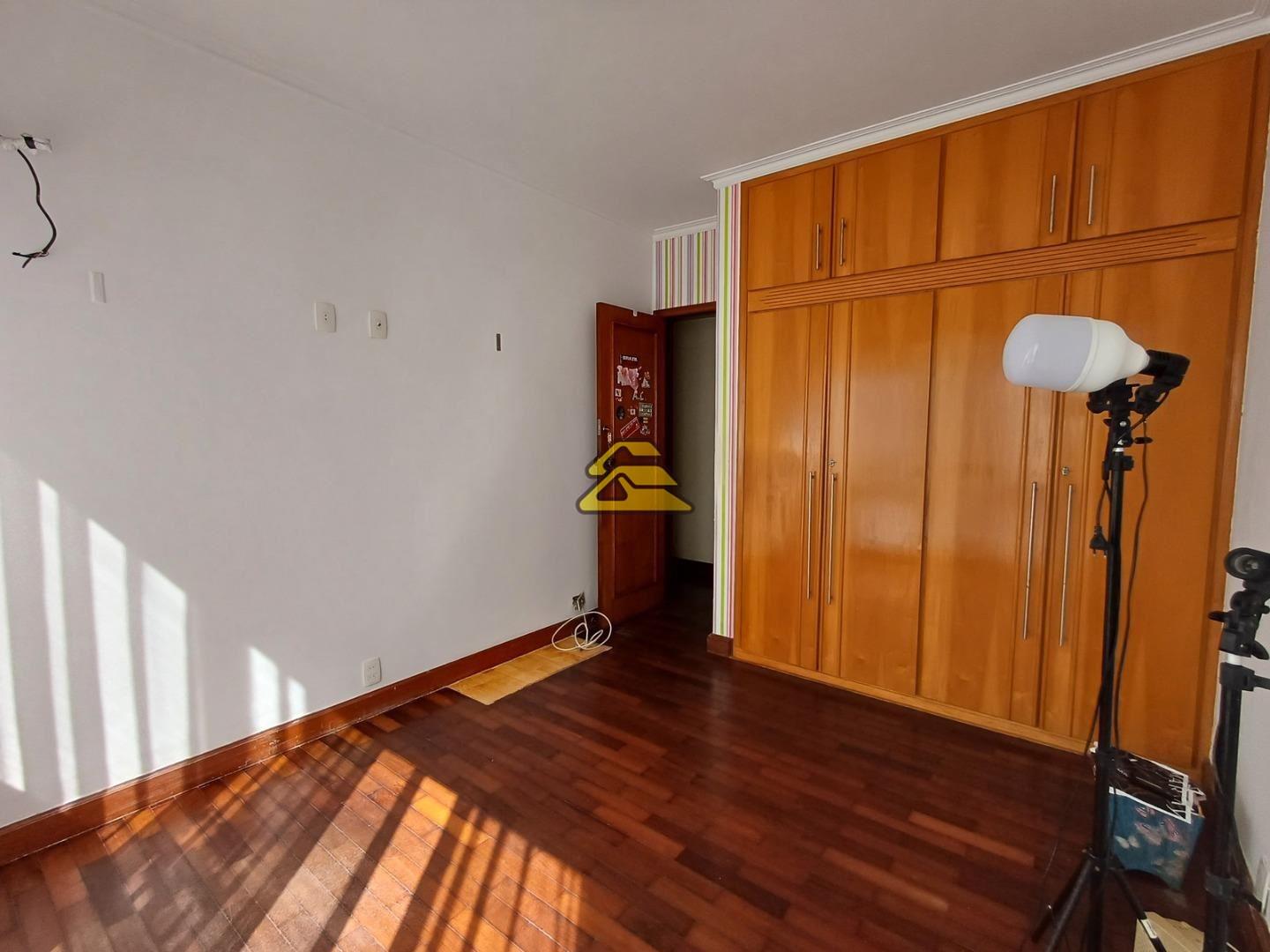 Apartamento à venda com 4 quartos, 181m² - Foto 18