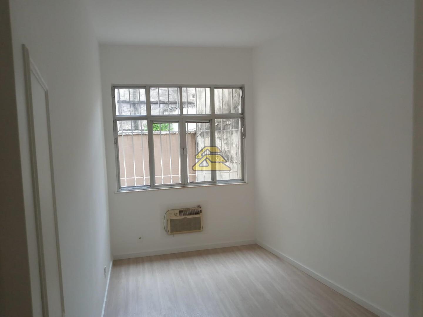 Apartamento à venda com 3 quartos, 76m² - Foto 9