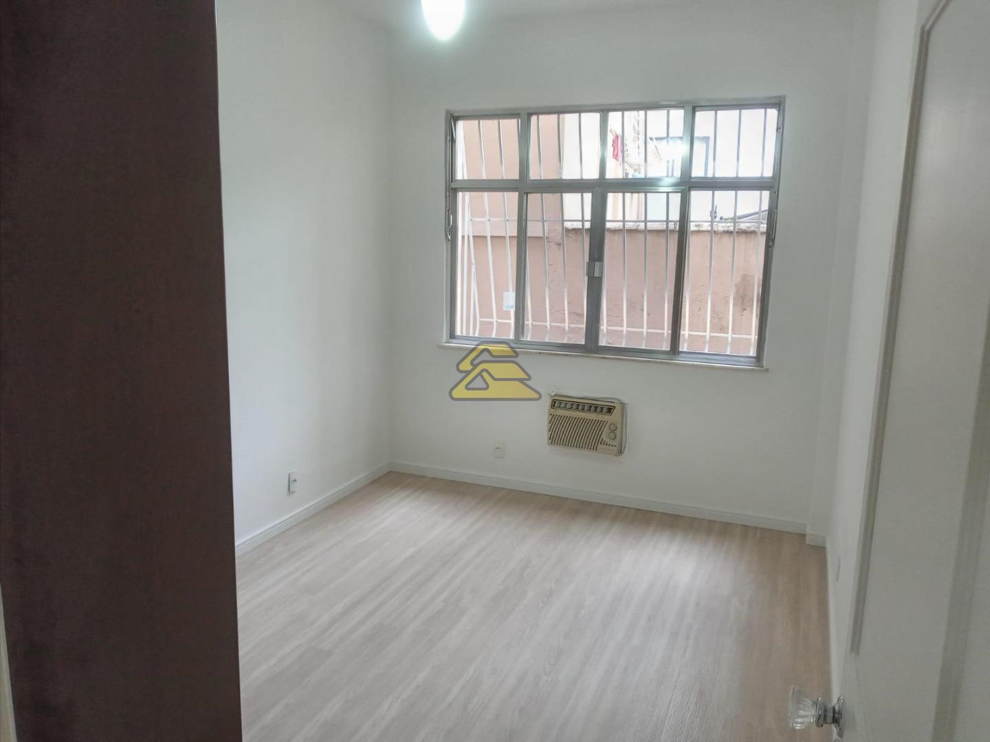 Apartamento à venda com 3 quartos, 76m² - Foto 4