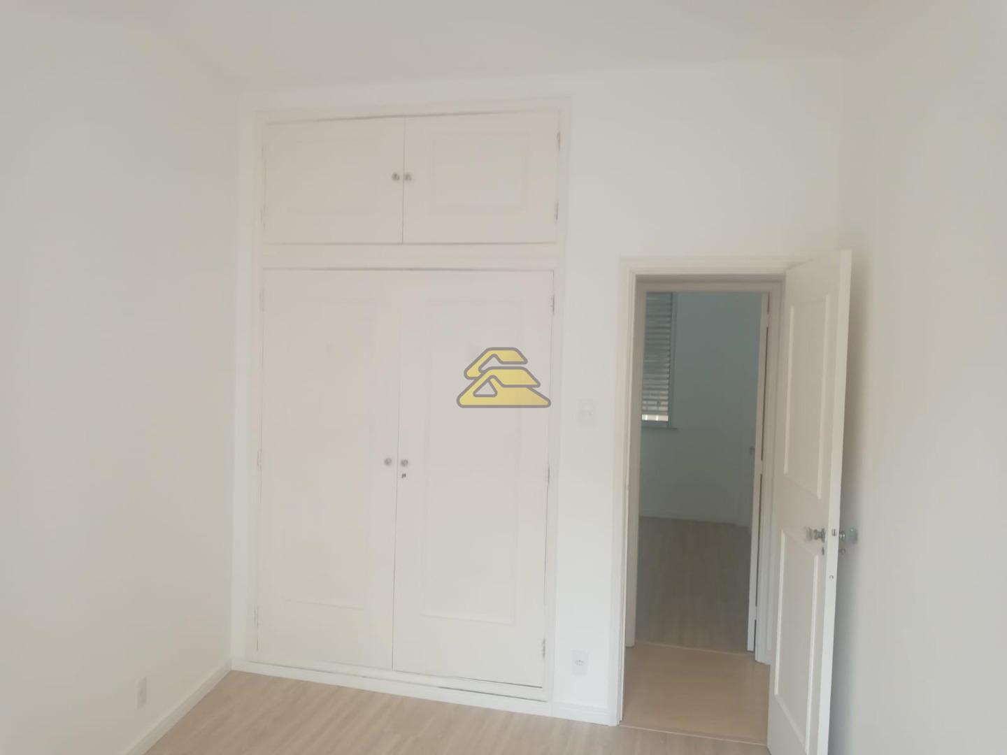 Apartamento à venda com 3 quartos, 76m² - Foto 13